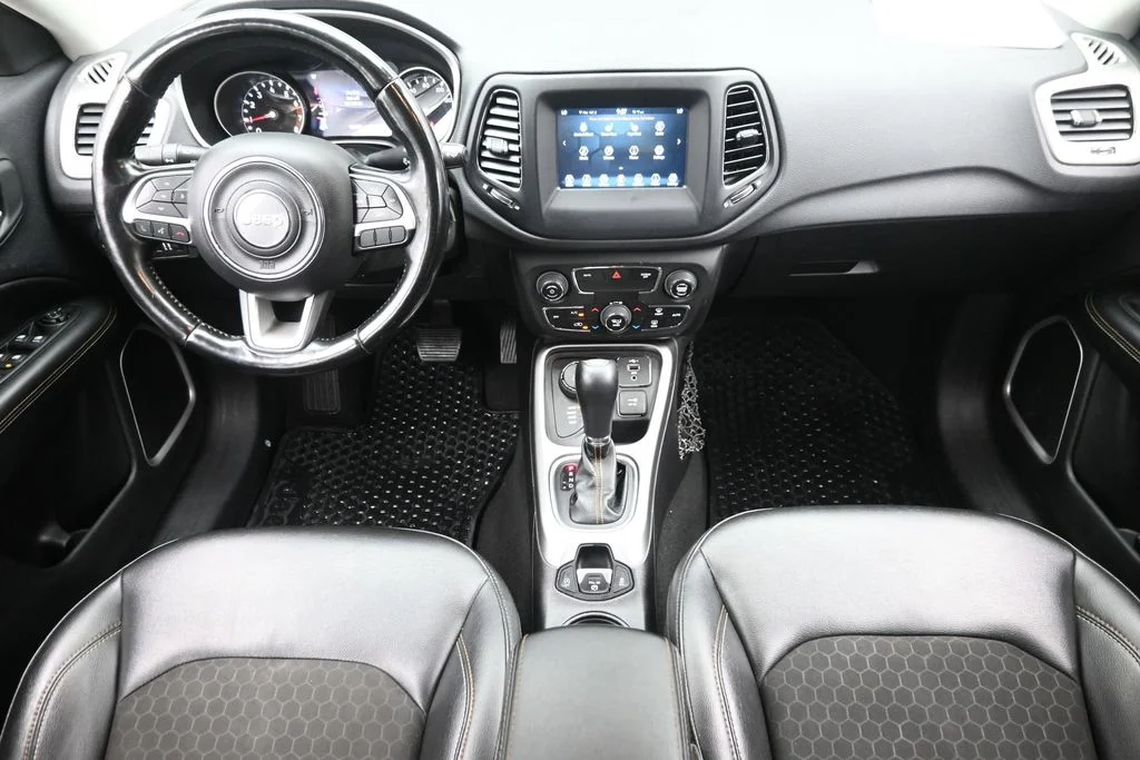 Used 2020 White Jeep Latitude image 15