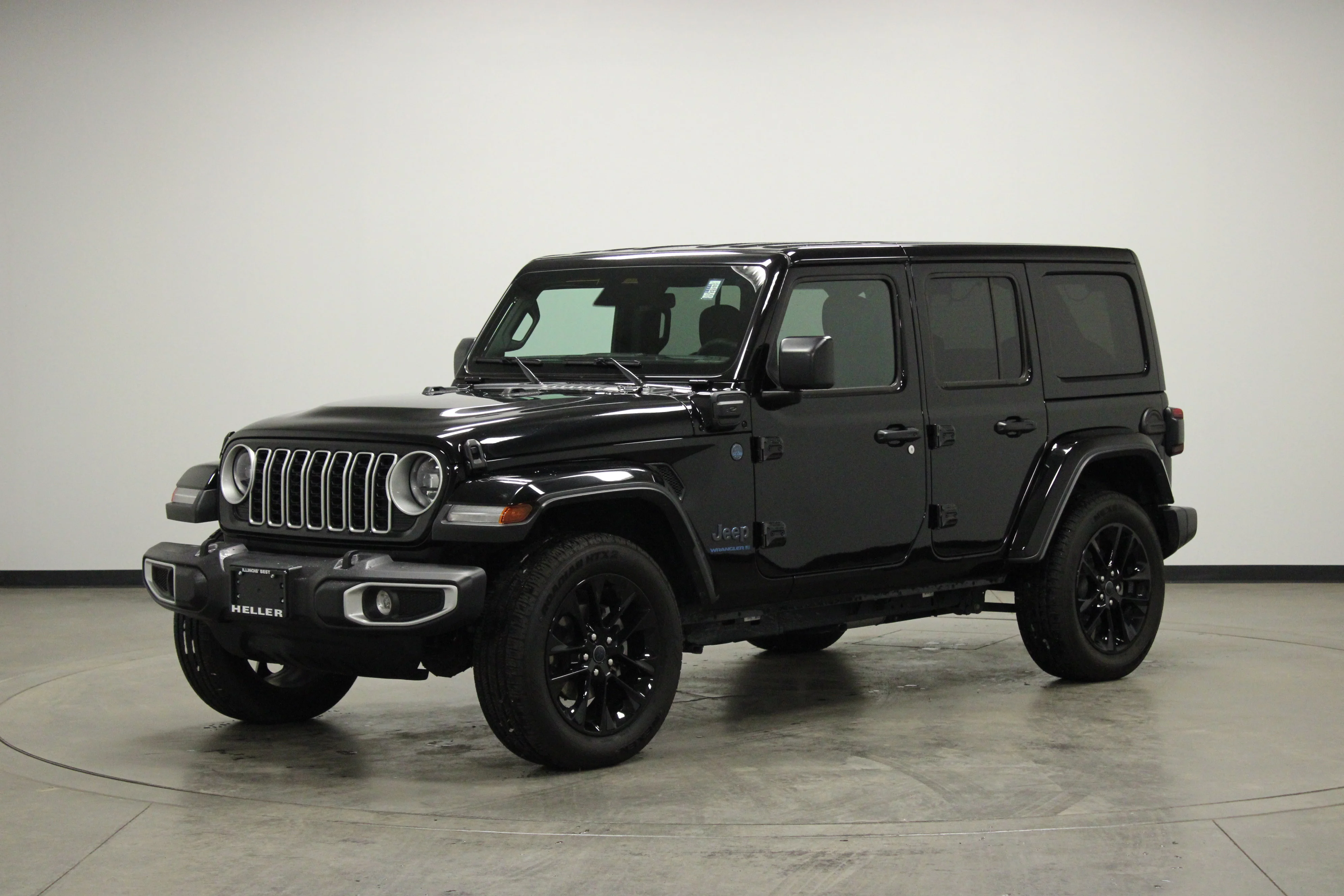 Used 2025 Black Clearcoat Jeep Sahara image 4
