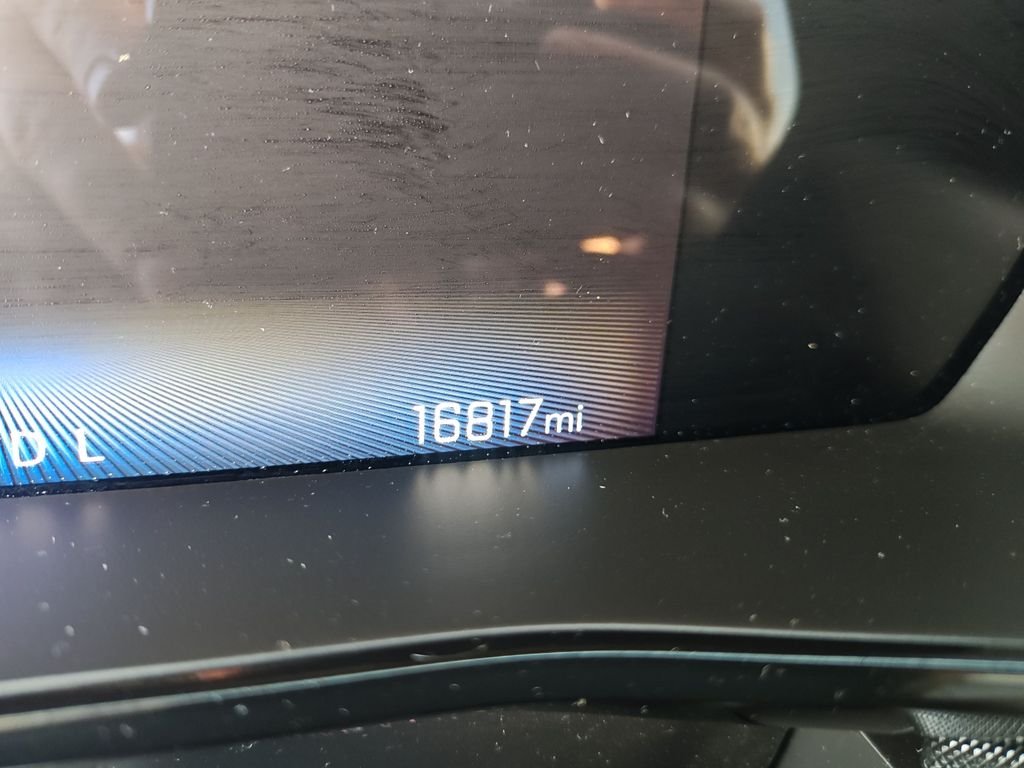 Used 2023 Black Chevrolet Z71 image 19
