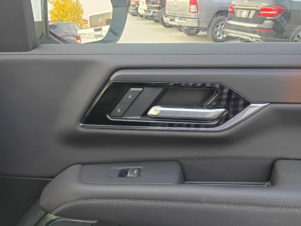 Used 2025 White GMC Denali image 10