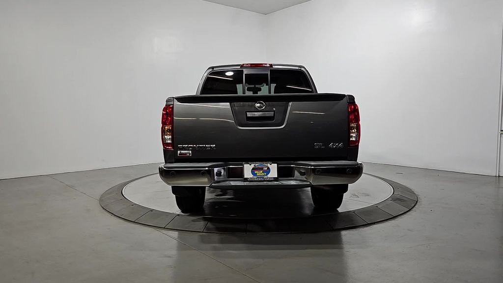 Used 2019 Gray Nissan SL image 4