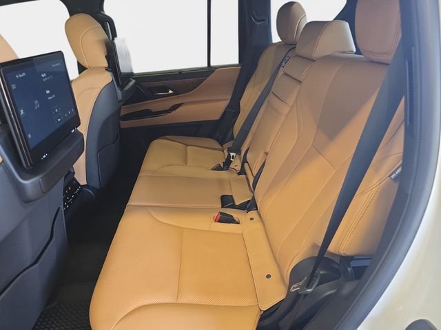 Used 2026 White Lexus 600 Luxury image 18