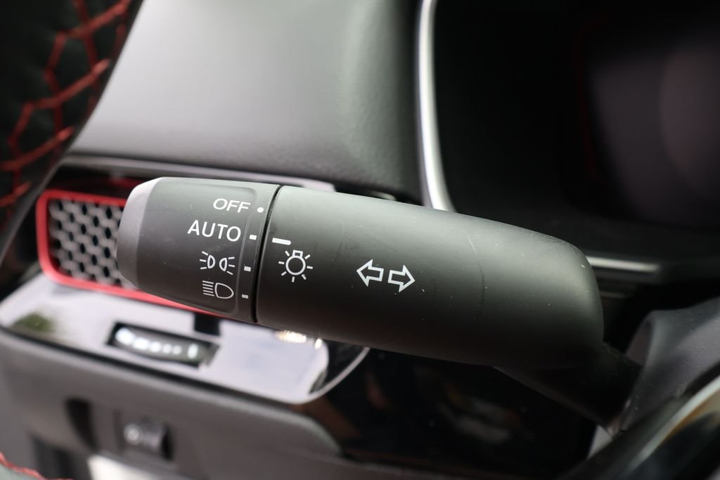Used 2024 White Honda Base image 19