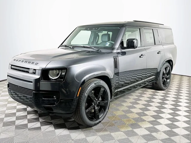 2026 Land Rover Defender 130 X-Dynamic SE