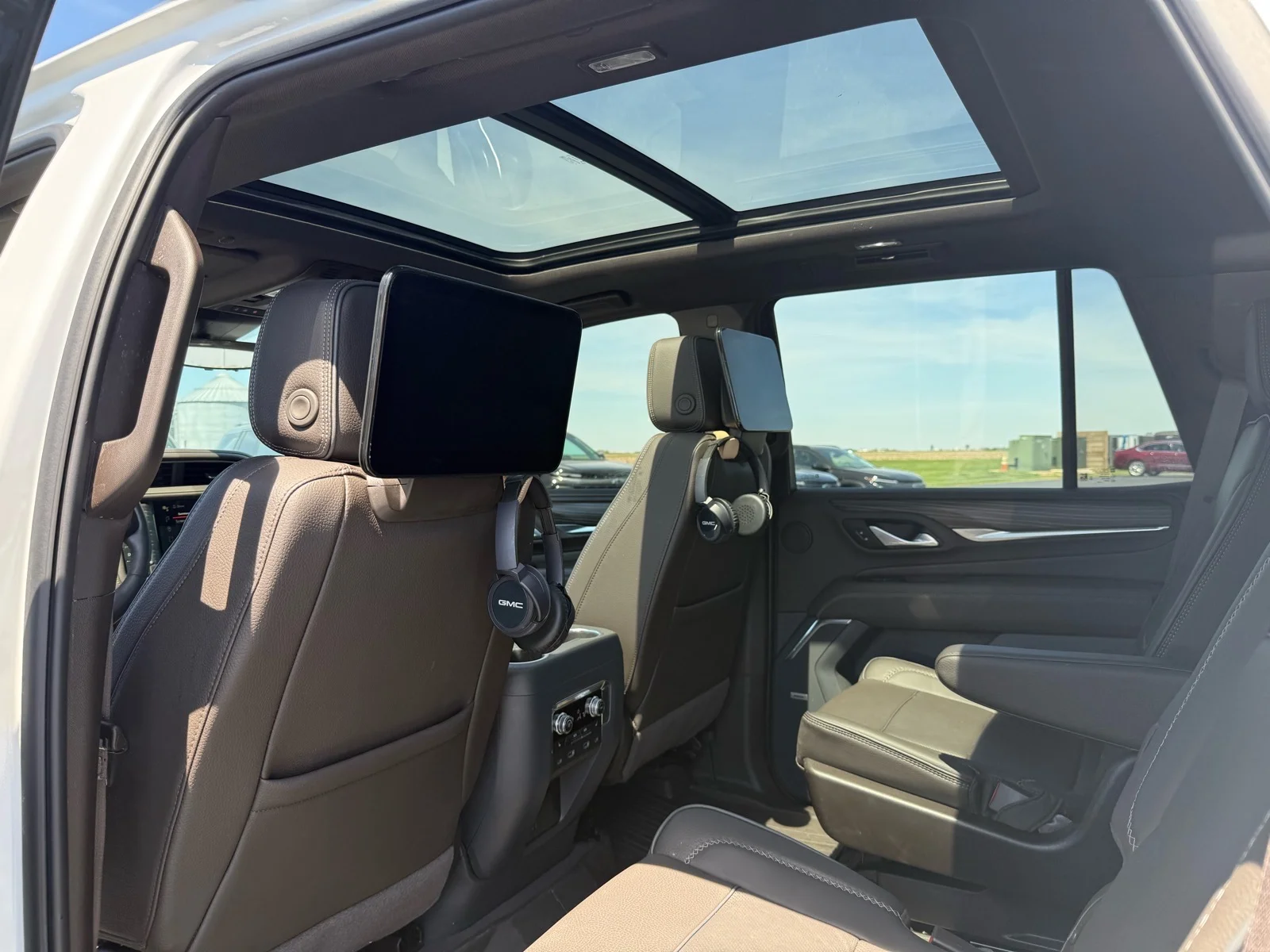 Used 2024 White Frost Tricoat GMC Denali image 14