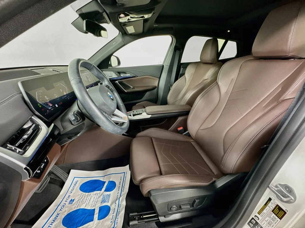 Used 2025 White BMW xDrive28i image 27