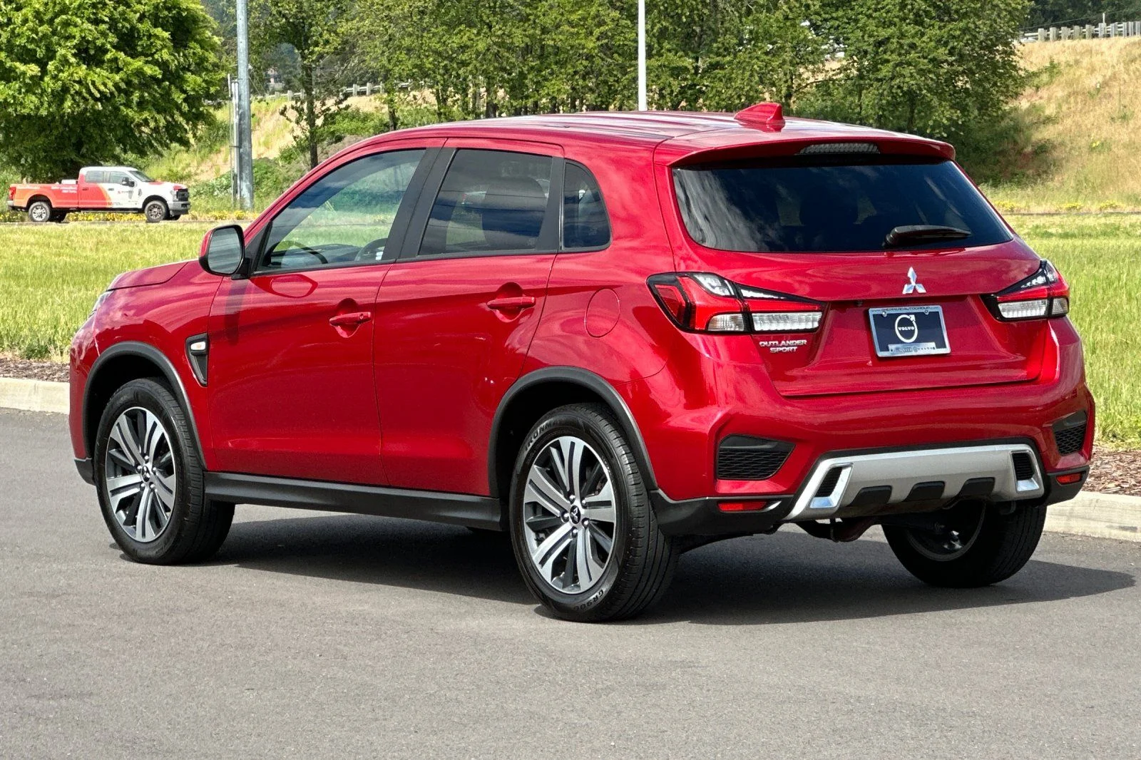 Used 2022  Mitsubishi 2.0 ES image 5