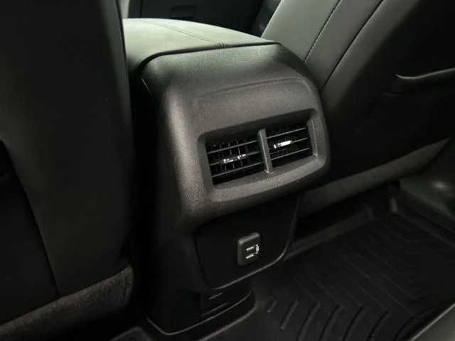 Used 2020 Silver Ice Metallic Chevrolet Premier image 24