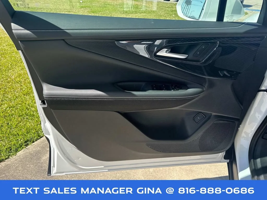 2025 Chevrolet Blazer EV LT - Photo 37