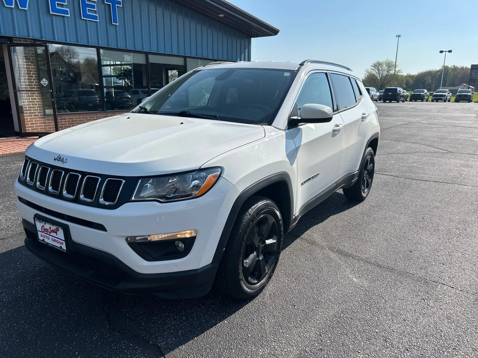 Used 2019 Jeep Compass Latitude with VIN 3C4NJDBB2KT767668 for sale in Conneaut, OH