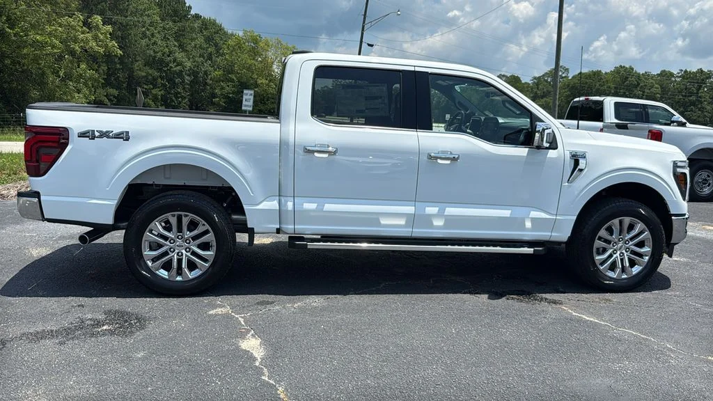 New 2026 Oxford White Ford Lariat® image 8