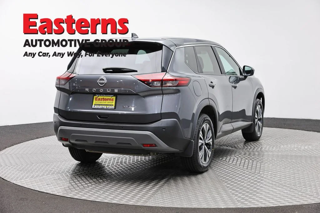 Used 2023 Gray Nissan SV image 5