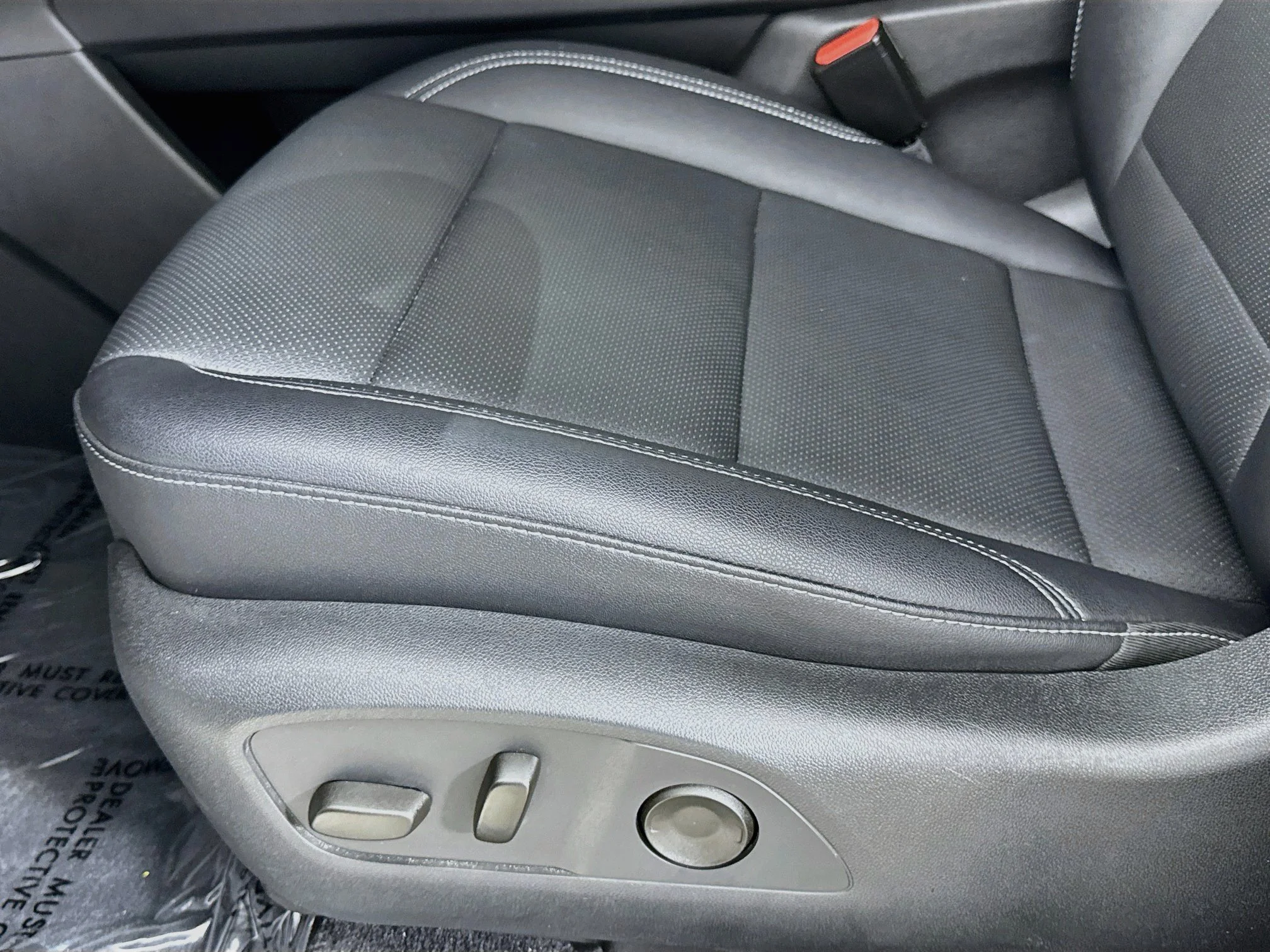 Used 2025 Iridescent Pearl Tricoat Chevrolet LT image 22