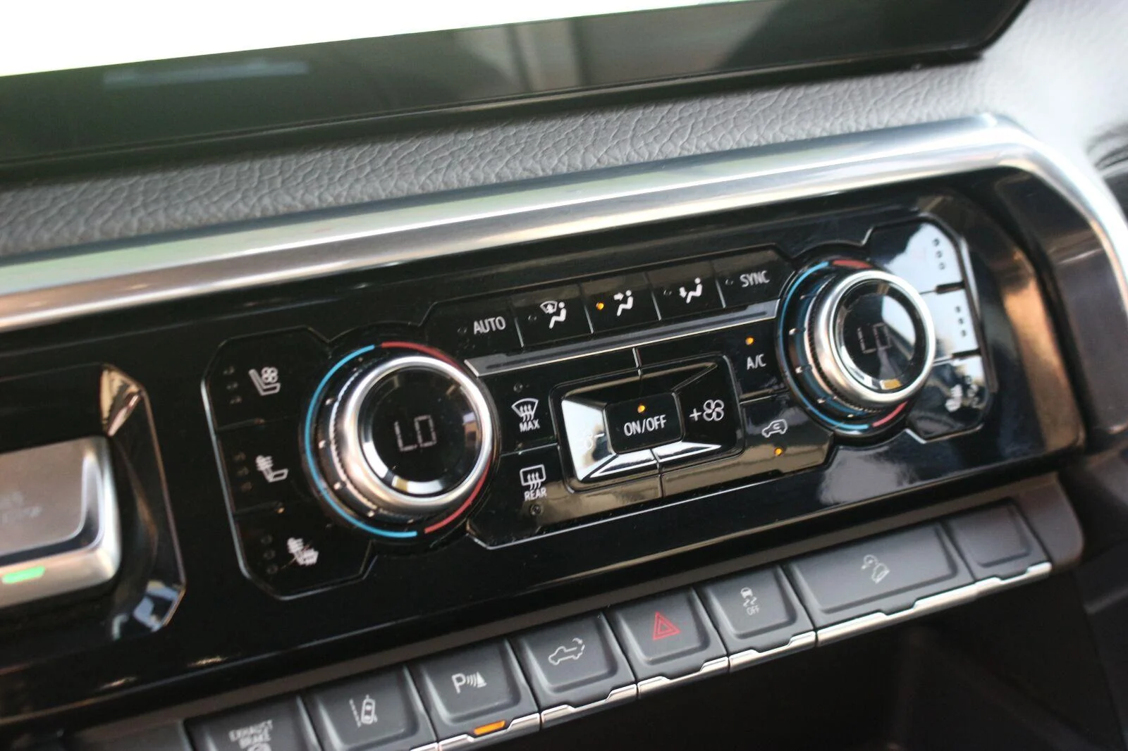Used 2025 Onyx Black GMC Denali image 23
