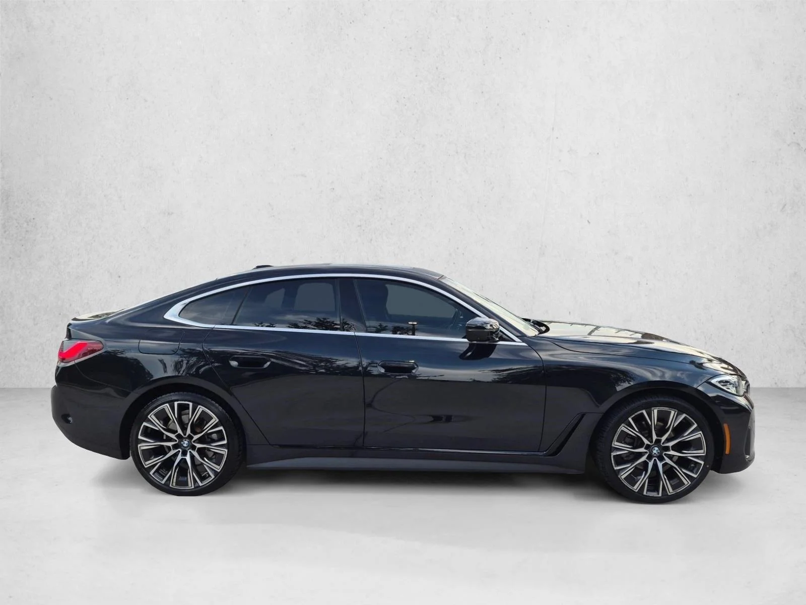 Used 2023 Black Sapphire Metallic BMW 430i image 4