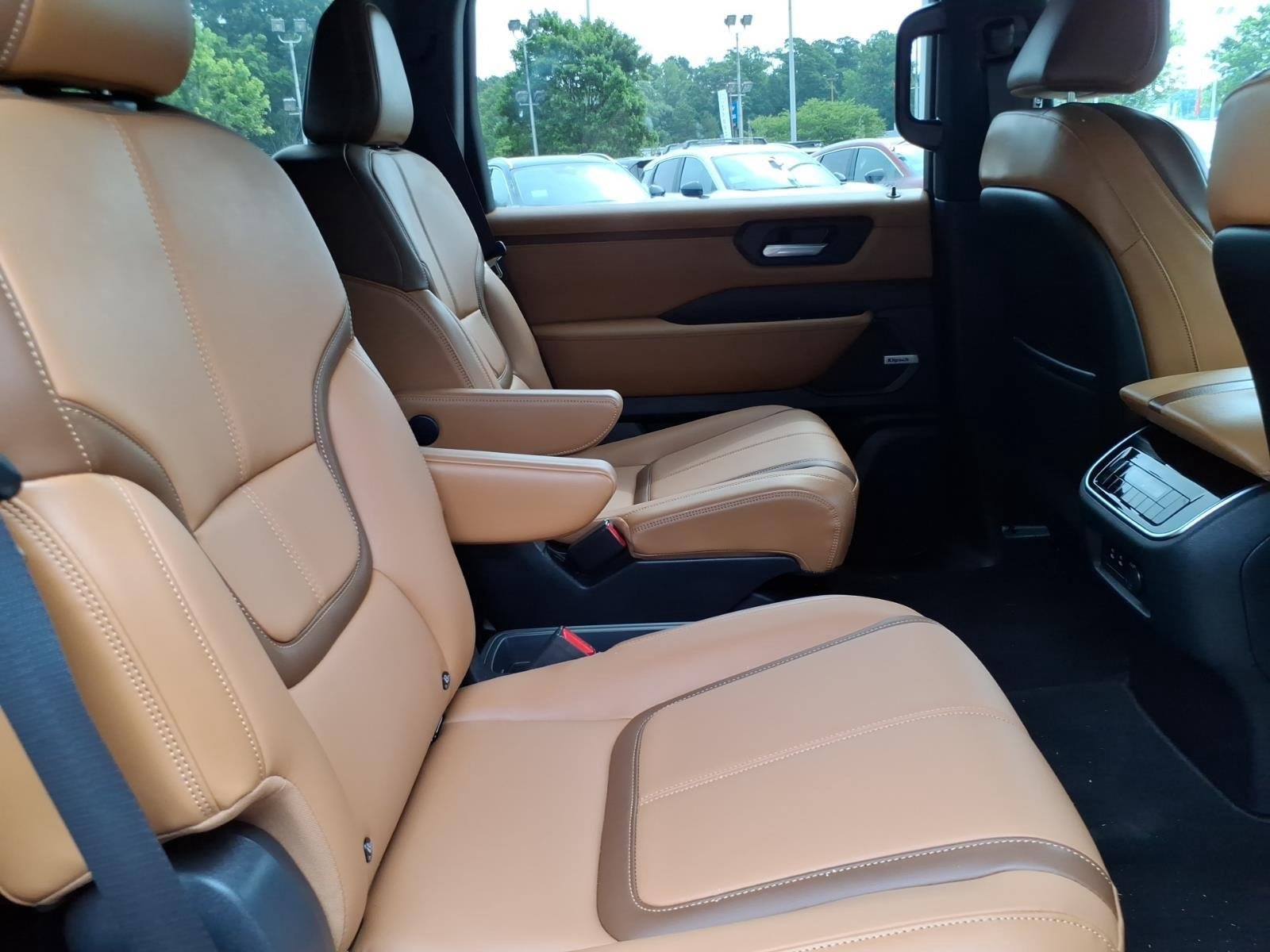 Used 2025 Super Black Nissan SL image 19