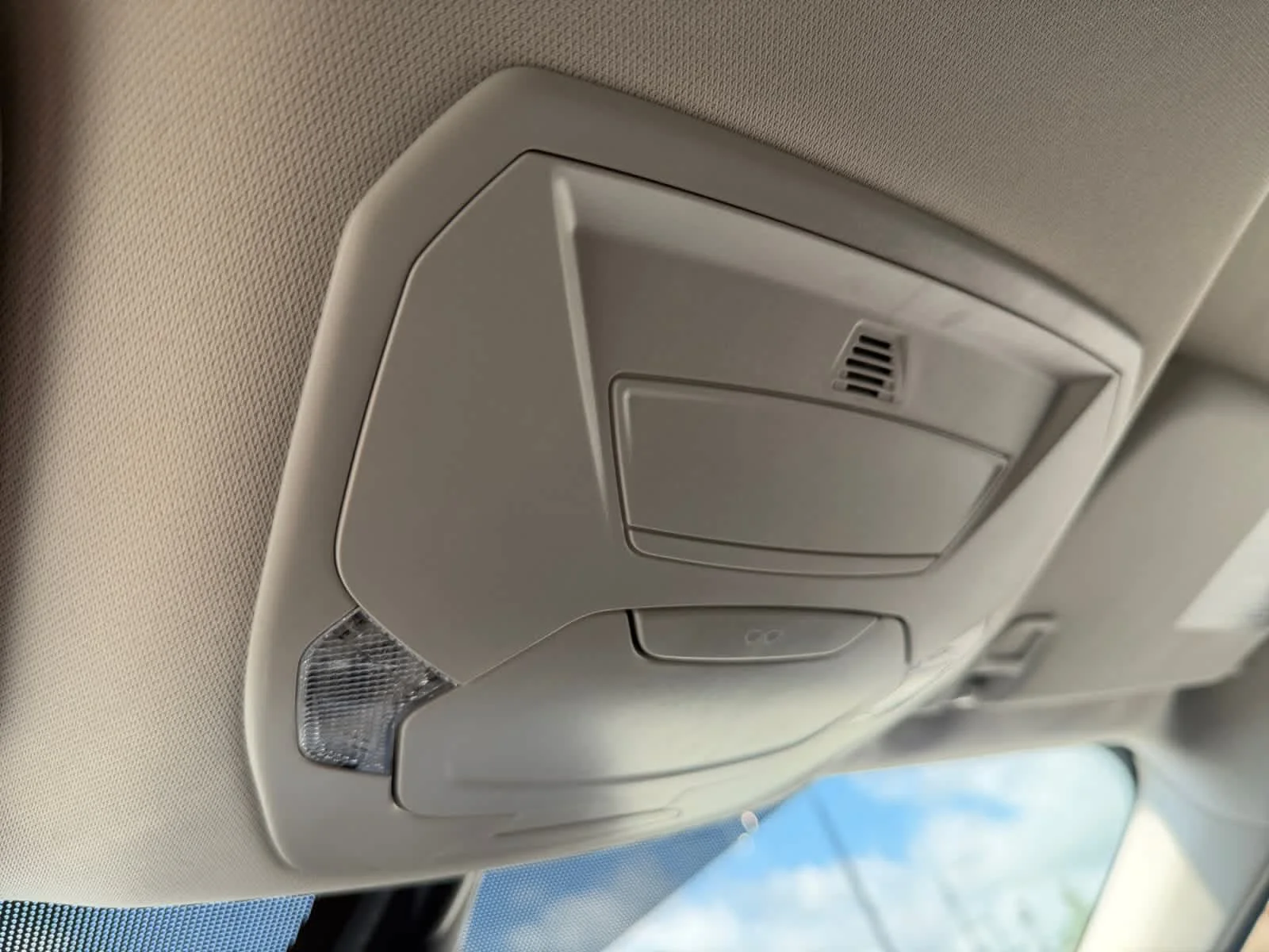 Used 2016 White Platinum Metallic Tri-Coat Ford Titanium image 39