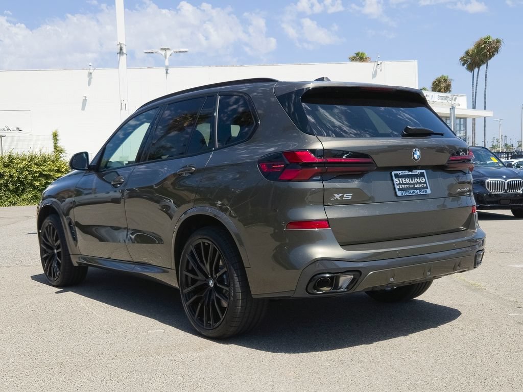 New 2026 Manhattan Green Metallic BMW xDrive40i image 17