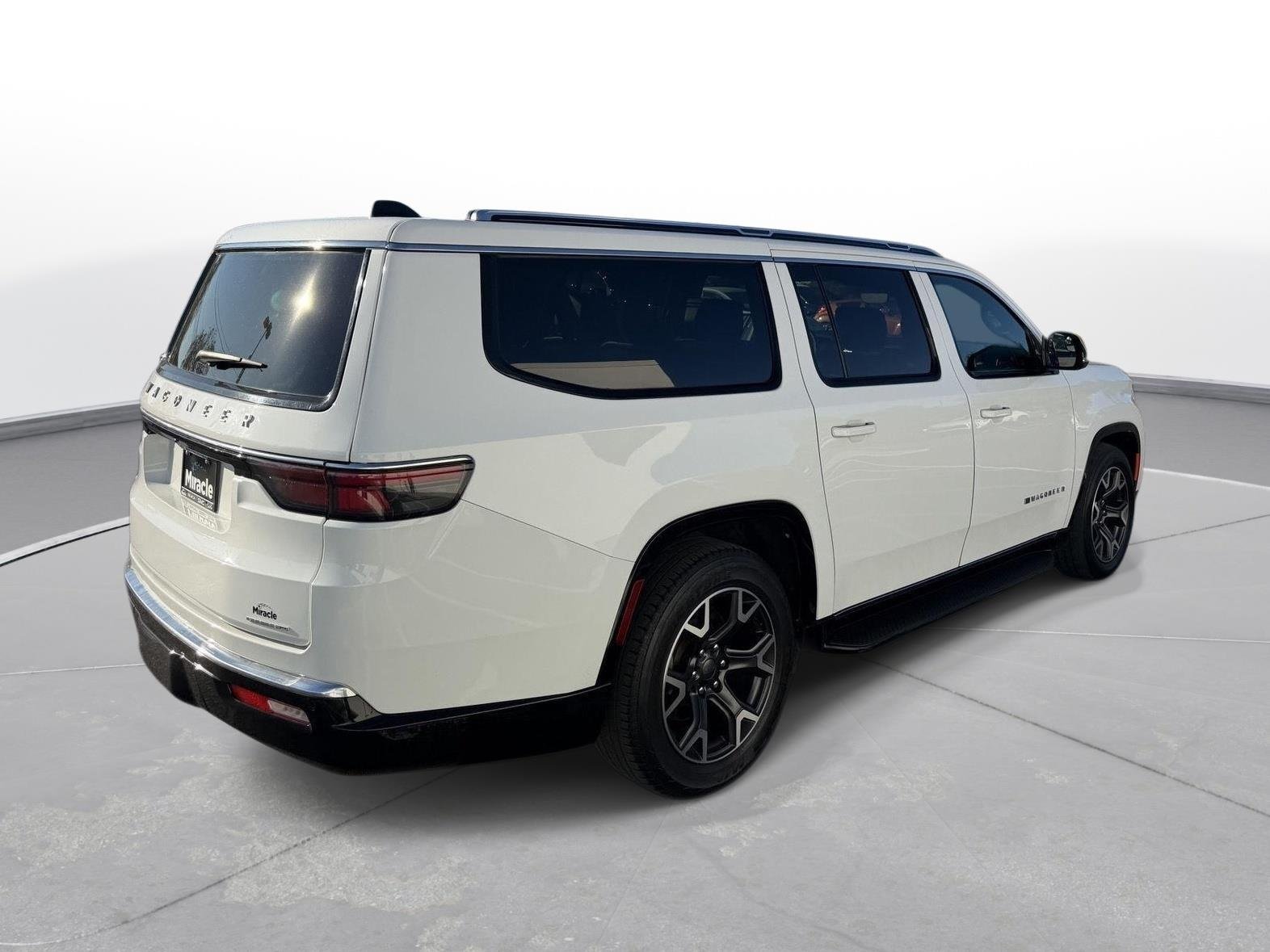 Used 2024 Bright White Clearcoat Jeep Series III image 5