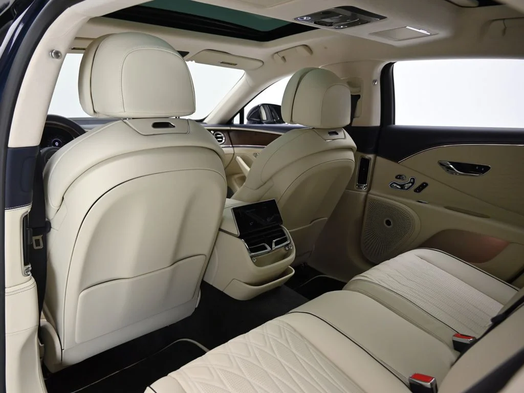 New 2026 Dark Sapphire Bentley  image 19