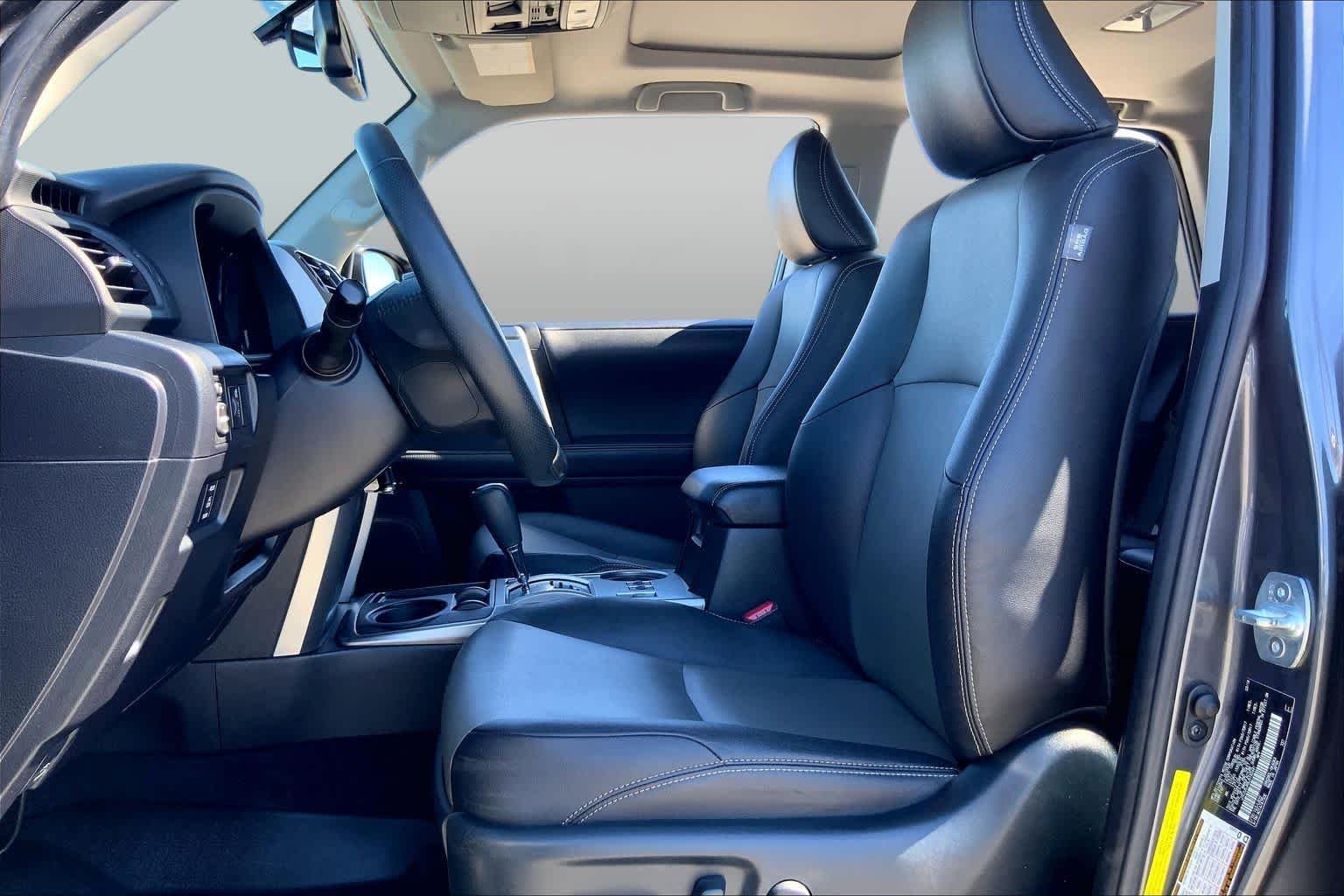 Used 2018 Magnetic Gray Metallic Toyota SR5 Premium image 8