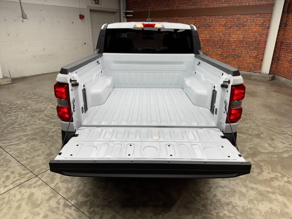 New 2026 Oxford White Ford XL image 23