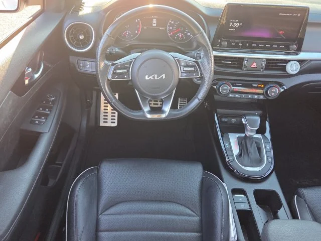 Used 2023 White Kia GT-Line image 7