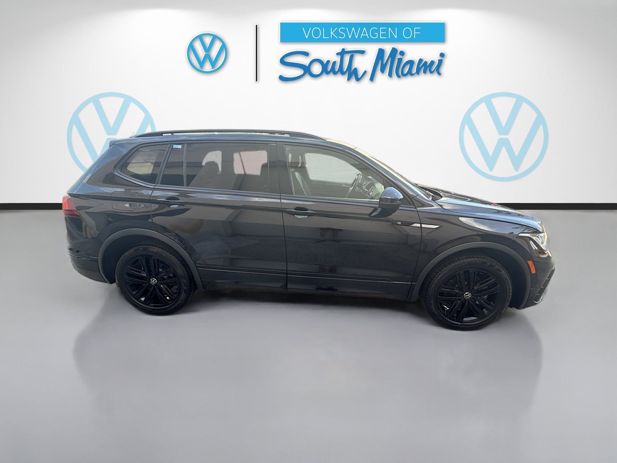 Certified Used 2022  Volkswagen SE R-Line Black image 8
