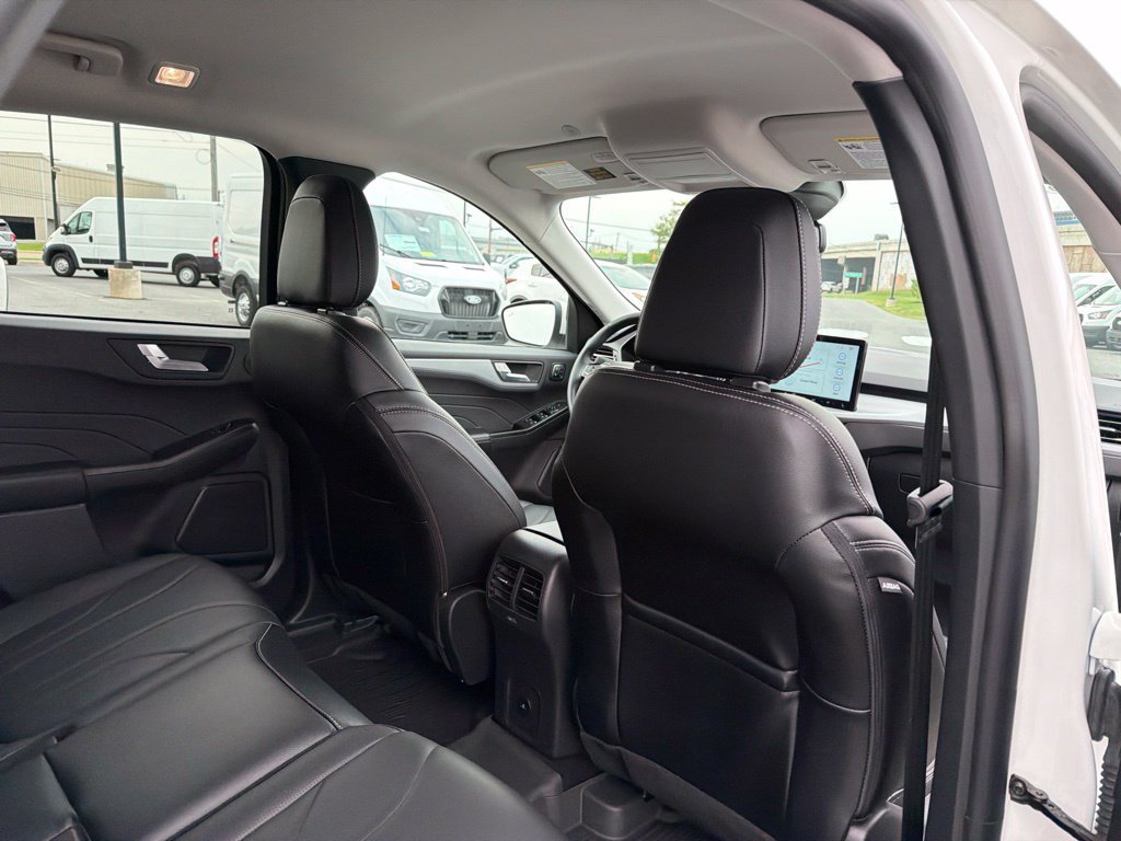 New 2025 Star White Metallic Tri-coat Ford Plug-in Hybrid image 23