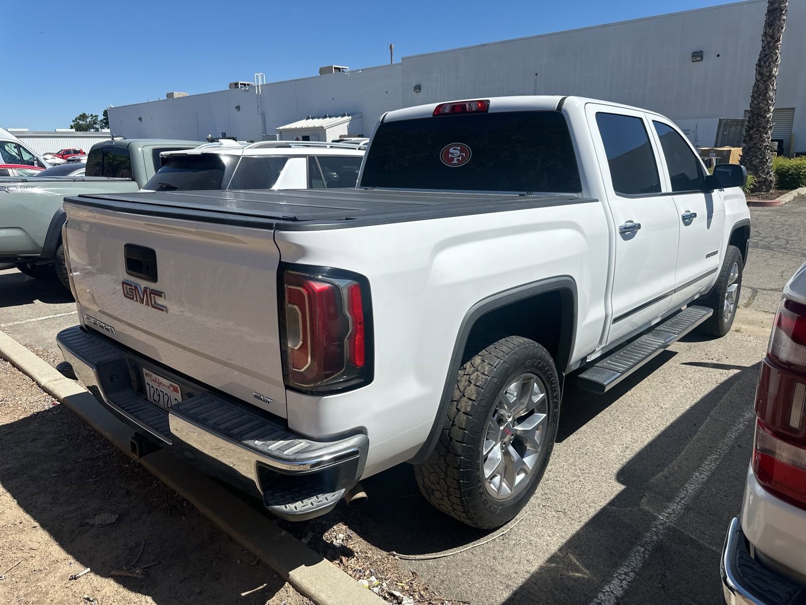 2017 GMC Sierra 1500 SLT photo 3
