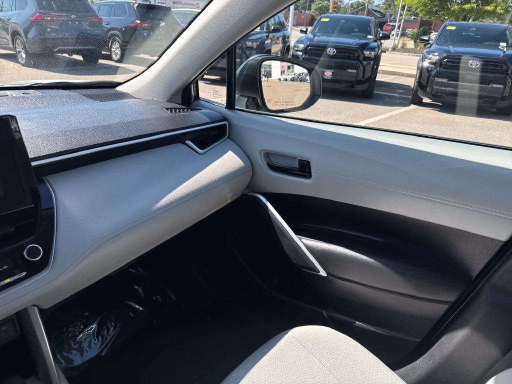 Used 2024 Silver Toyota L image 27