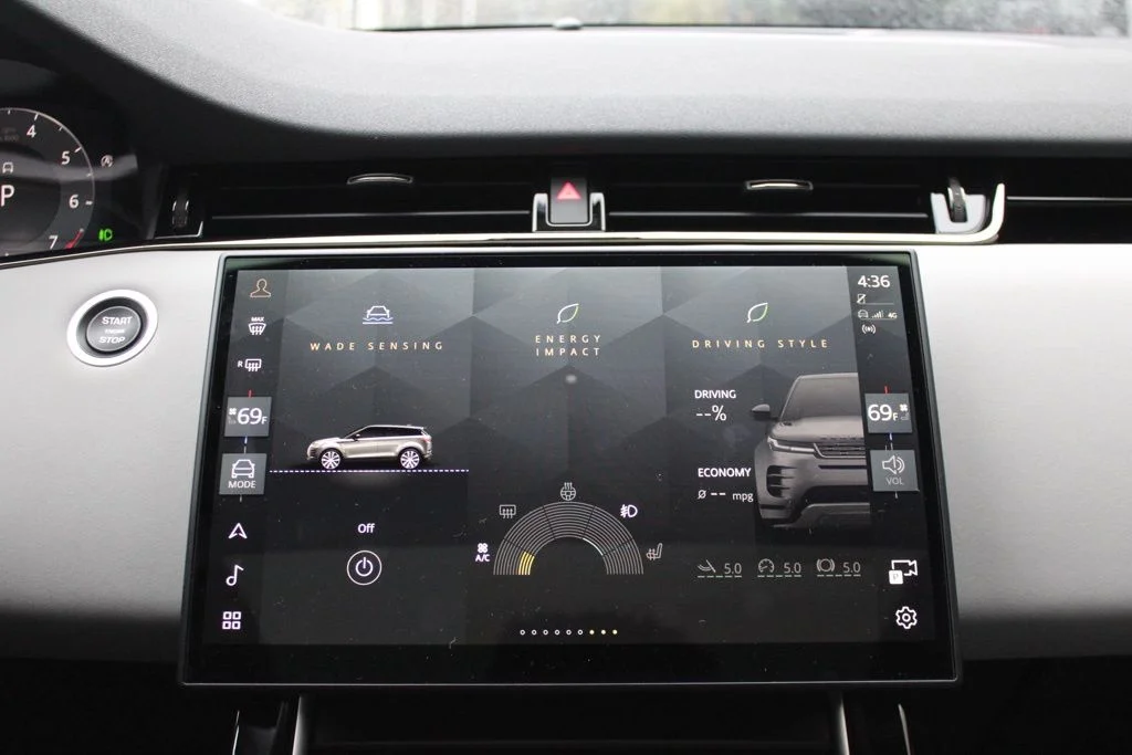 Certified Used 2026  Land Rover Dynamic image 22