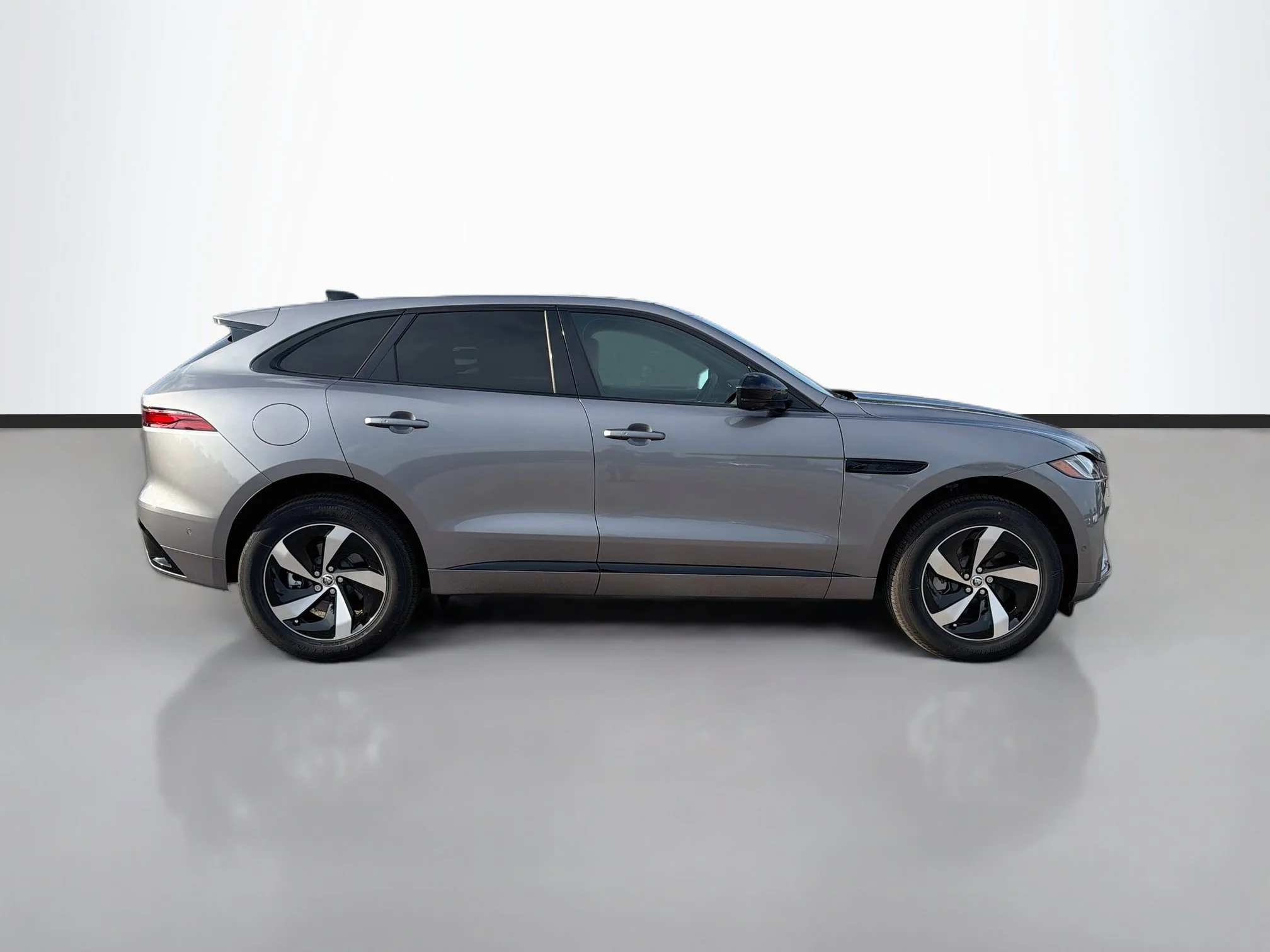 2026 Jaguar F-Pace R-Dynamic S - Photo 6