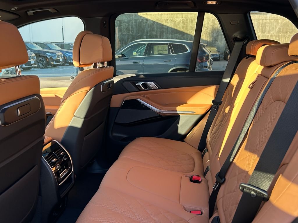 New 2026 Carbon Black Metallic BMW xDrive40i image 30