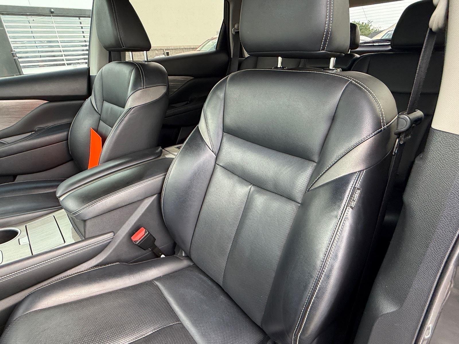 Used 2017 Brilliant Silver Metallic Nissan Platinum image 19