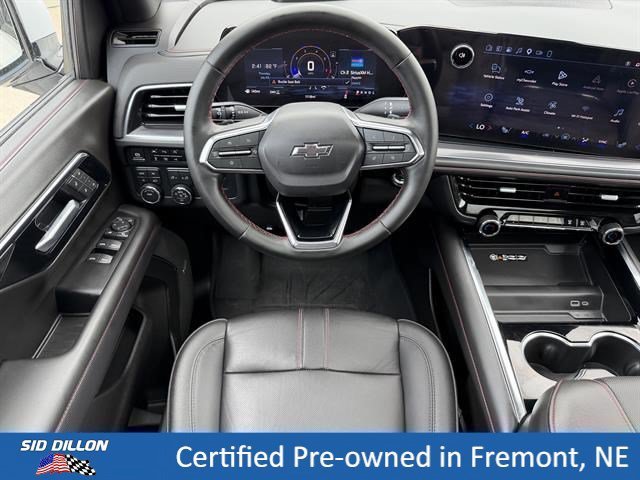 Used 2025 Iridescent Pearl Tricoat Chevrolet RST image 5