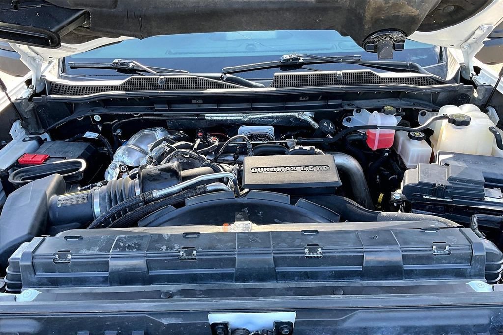 Used 2025 Summit White Chevrolet WT image 9