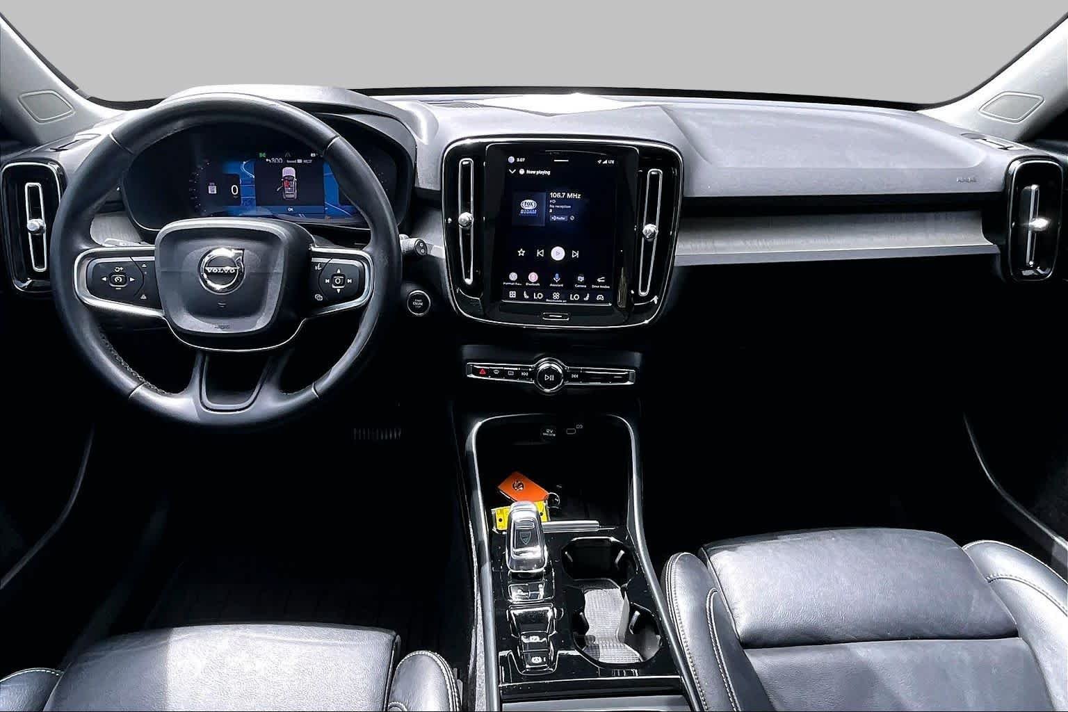 Used 2023  Volvo Plus Bright Theme image 16