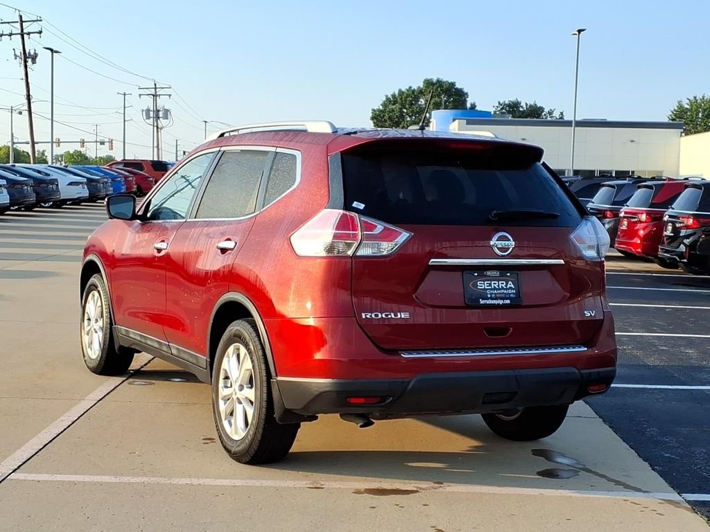 Used 2016 Cayenne Red Nissan SV image 13