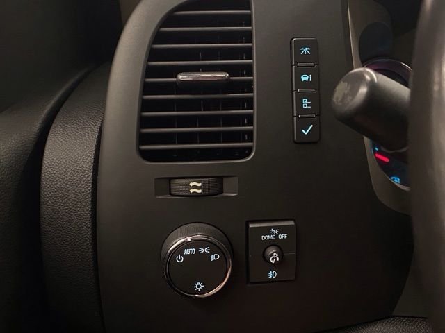 Used 2011 Red GMC SLE image 27