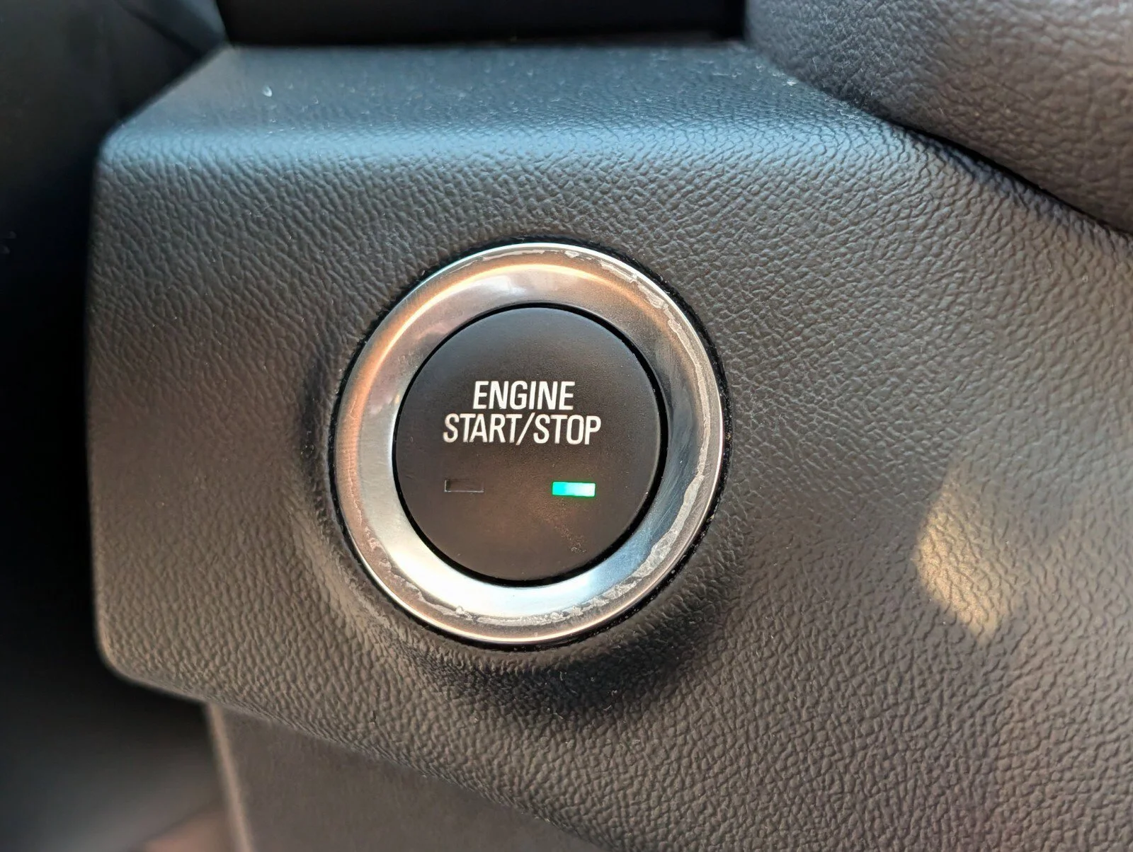Used 2023 SUMMIT WHITE GMC SLE image 8