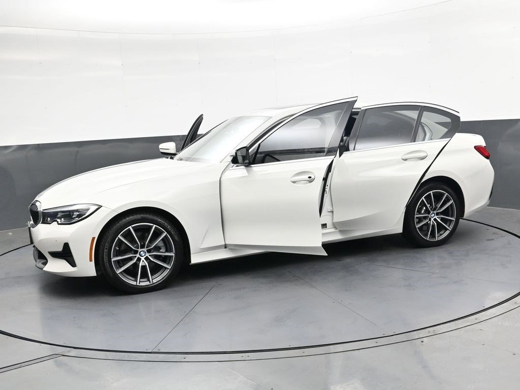 Used 2019 Alpine White BMW 330i xDrive image 25