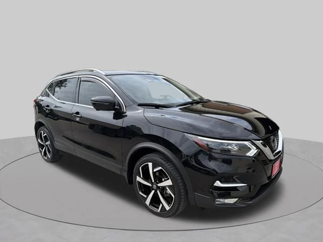 Used 2022 Black Nissan SL image 1