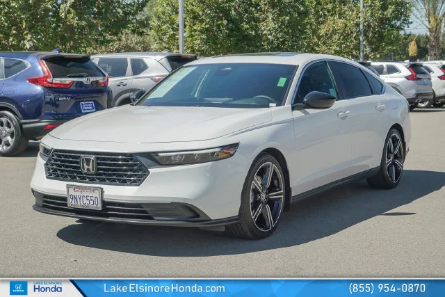 Used 2024 Platinum White Pearl Honda Sport image 4