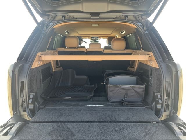 Certified Used 2026 Gray Land Rover SE image 18