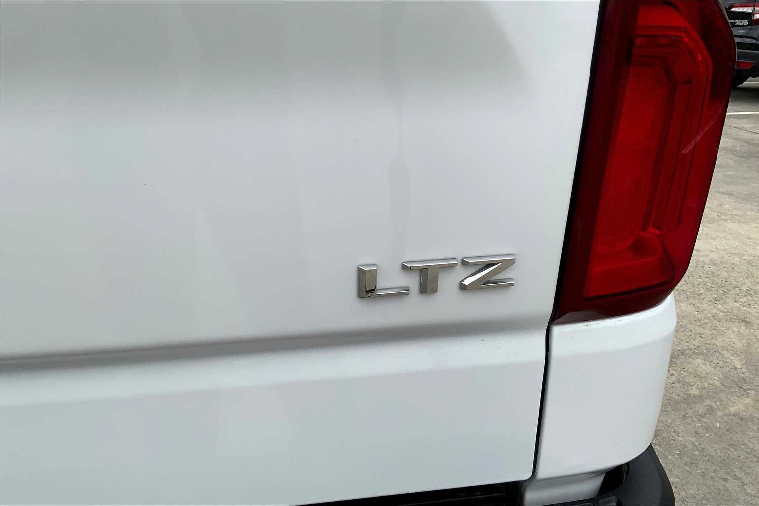 Used 2024 Summit White Chevrolet LTZ image 9