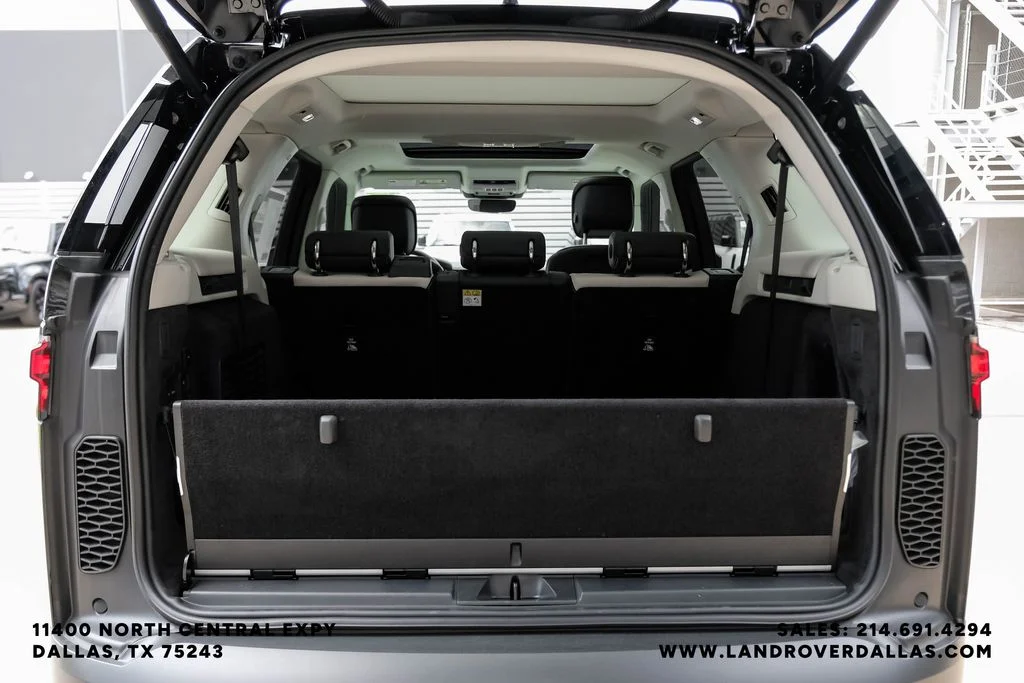 New 2026 Santorini Black Metallic Land Rover S image 53