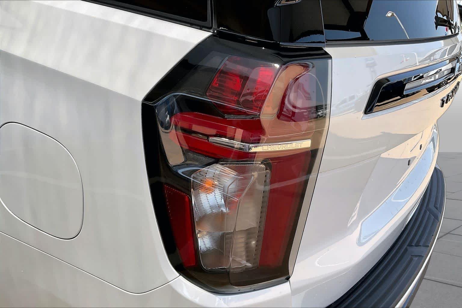 Certified Used 2024 Iridescent Pearl Tricoat Chevrolet RST image 27