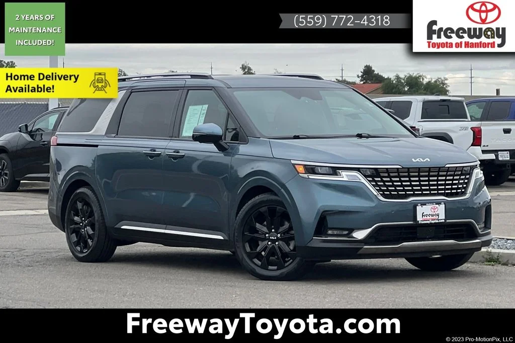 2024 Kia Sedona SX's photo