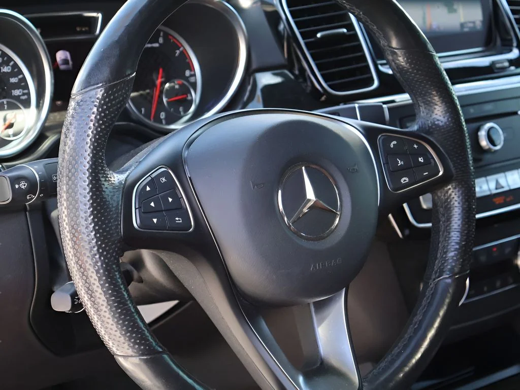 Used 2019 designo Diamond White Metallic Mercedes-Benz GLE 43 AMG® image 21